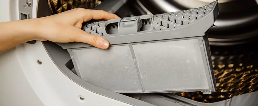 Signs Of A Clogged Dryer Lint Trap in Norridge, Illinois